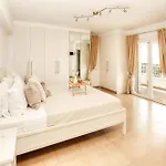 Christina Elite Private Pool Retreat * 圣纳帕
