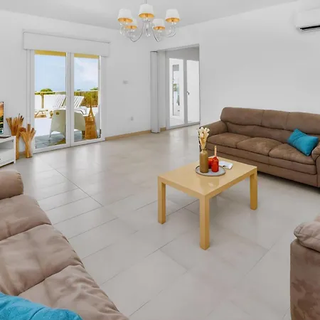 Christina Elite Private Pool Retreat איה נאפה