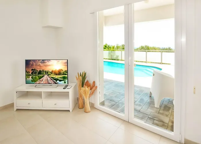 빌라 Christina Elite Private Pool Retreat