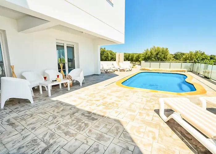 Вилла Christina Elite Private Pool Retreat